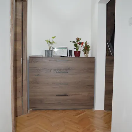 아파트 Gohemi 피로트